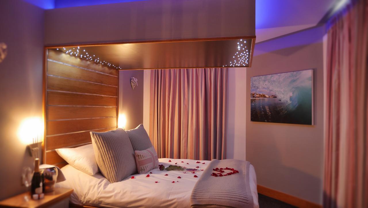 The Oceanic Luxury Aparthotel Falmouth Exterior foto