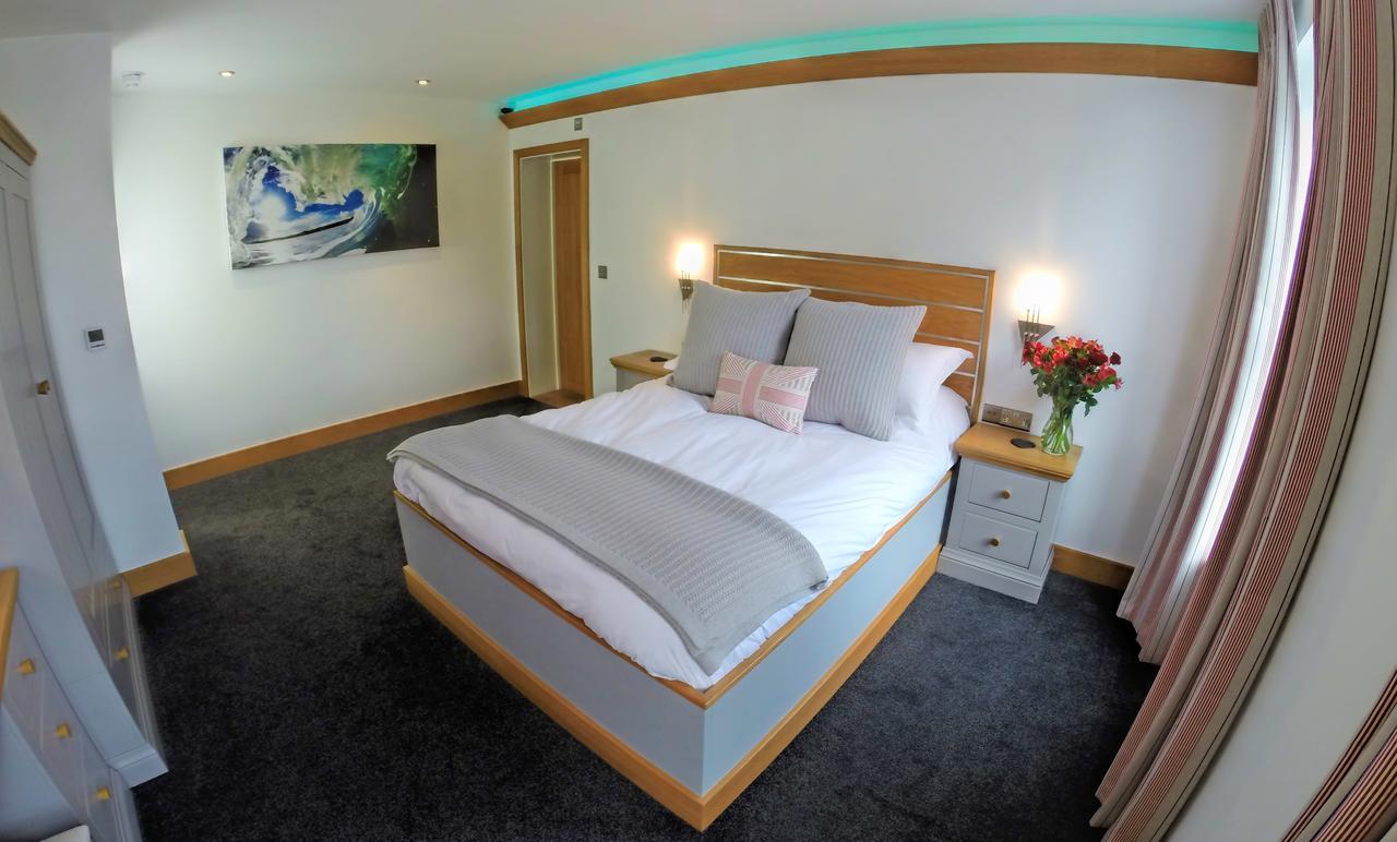 The Oceanic Luxury Aparthotel Falmouth Exterior foto